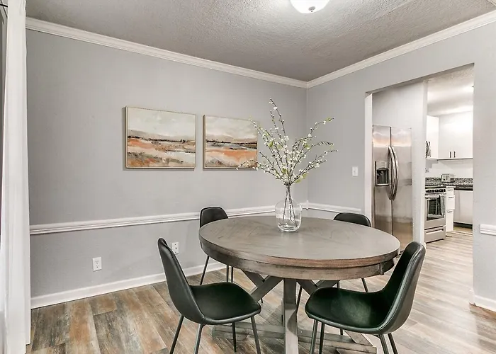 Freshly Remodeled Retreat Awaits! *