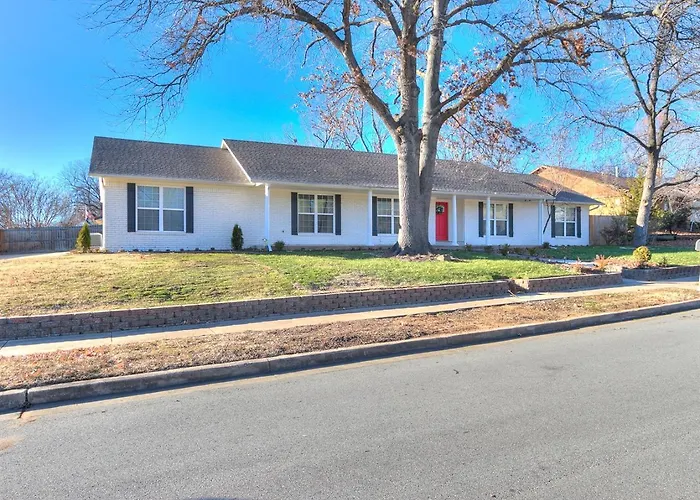 Freshly Remodeled Retreat Awaits! * Tulsa