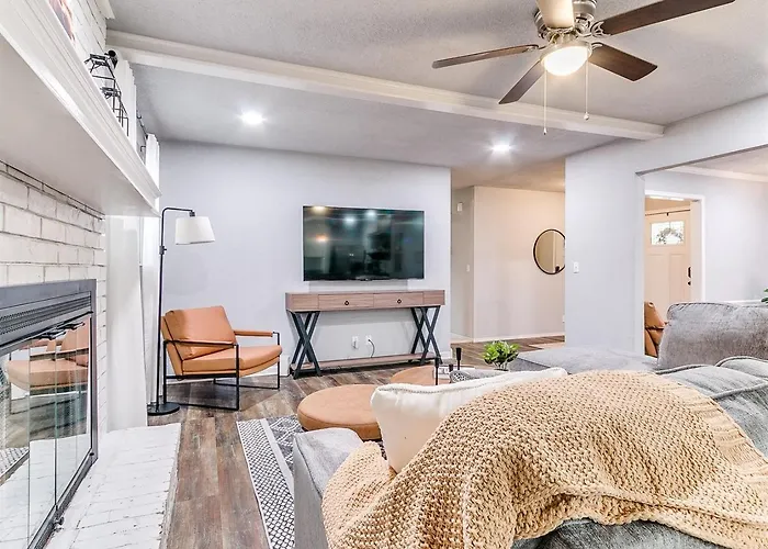Freshly Remodeled Retreat Awaits! Holiday home *