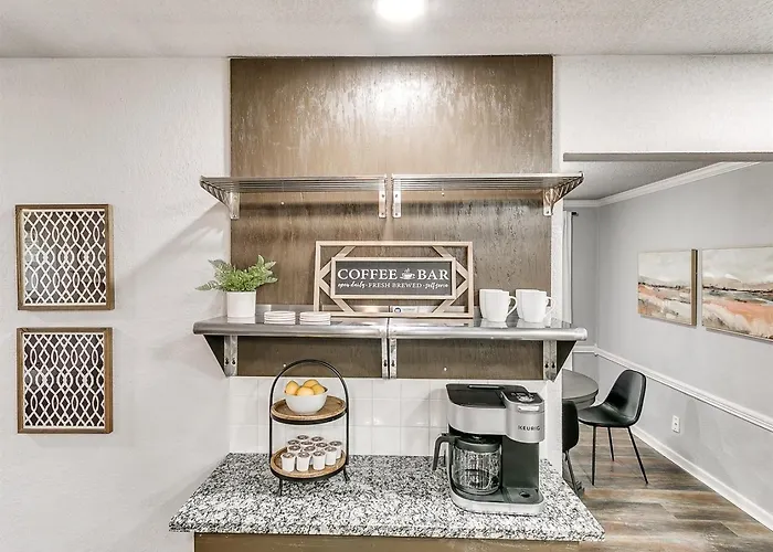 Freshly Remodeled Retreat Awaits! *