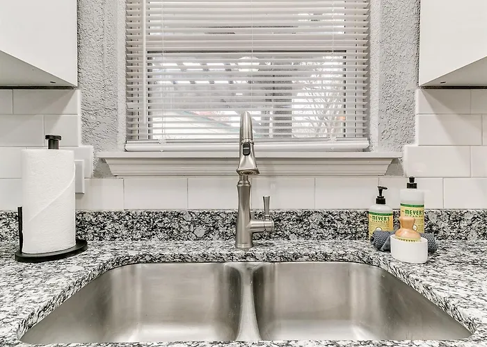 Holiday home Freshly Remodeled Retreat Awaits! *