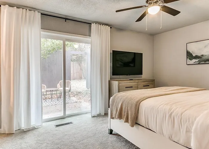 Freshly Remodeled Retreat Awaits! Сasa de vacaciones Tulsa