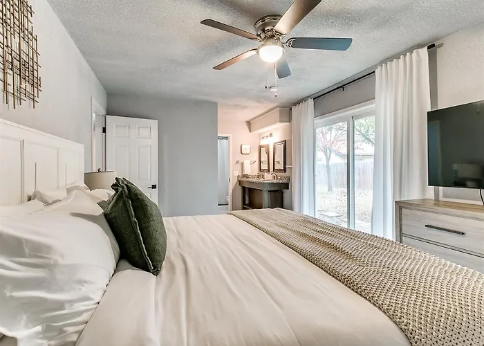Freshly Remodeled Retreat Awaits! Сasa de vacaciones *