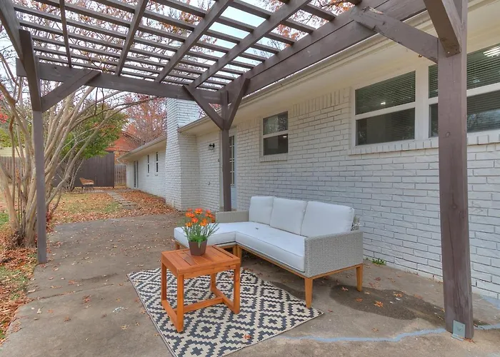 Holiday home Freshly Remodeled Retreat Awaits! *