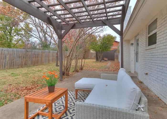 Freshly Remodeled Retreat Awaits! *